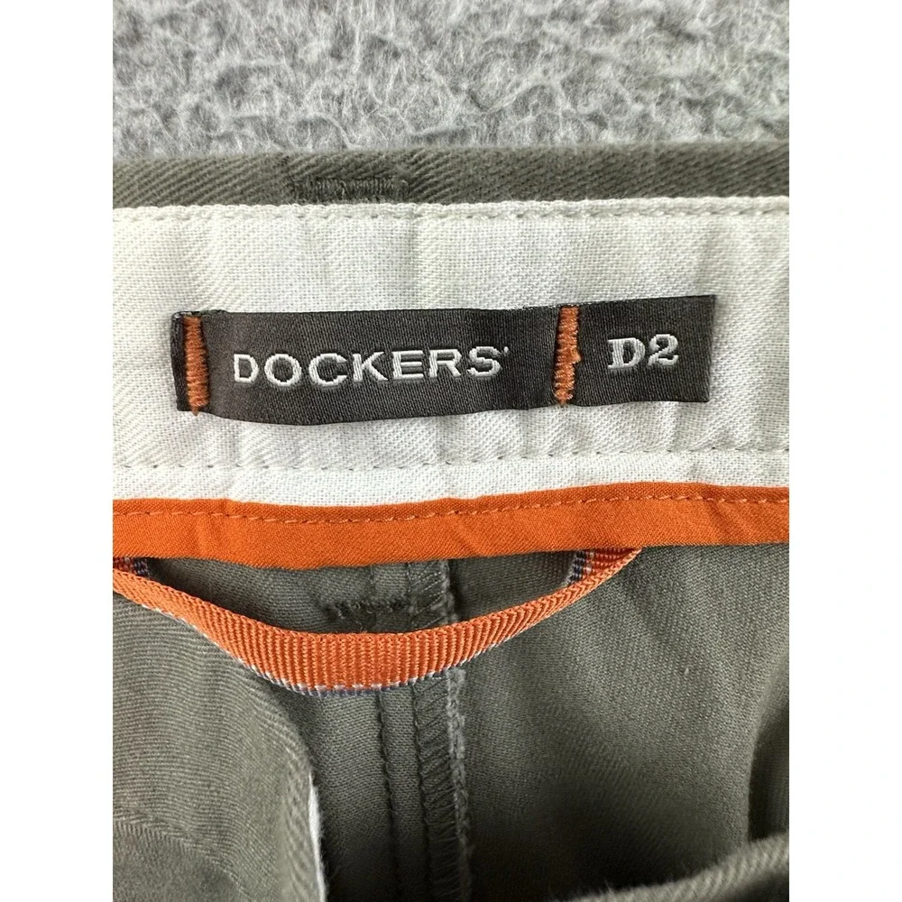 Dockers D2 Signature Khaki Pants 40x30 Olive Flat Straight Fit NWT